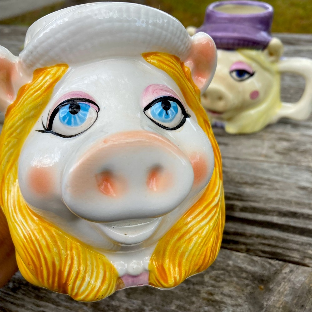 Two vintage Sigma Tasterbrand Miss Piggy mugs